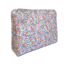 Load image into Gallery viewer, GARDEN FLORAL MEDIUM ROADIE BAG