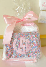 Load image into Gallery viewer, GARDEN FLORAL MEDIUM ROADIE BAG