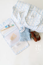 Load image into Gallery viewer, BLUE RIBBON FLORAL WEEKENDER